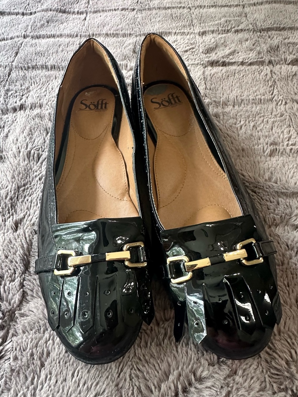 Sofft Black Patent Loafers with Gold Hardware (shoe26)